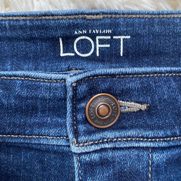 Loft Jean Shorts 💗 Dark Wash - Picture 12 of 14